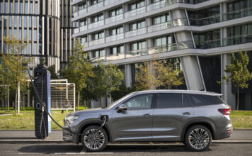 Škoda Kodiaq получава по-мощен plug-in хибрид и ново ниво Laurin & Klement Škoda Kodiaq Laurin & Klement с новия plug-in хибрид със 200 kW