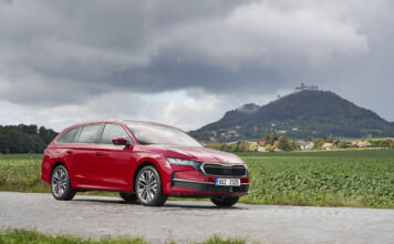 Škoda Octavia получава нов пълнохибриден задвижващ агрегат Škoda Octavia Full Hybrid 2026